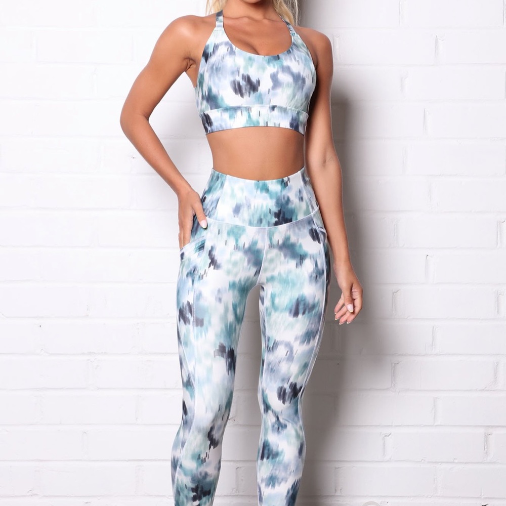 Watercolor jogging outfit